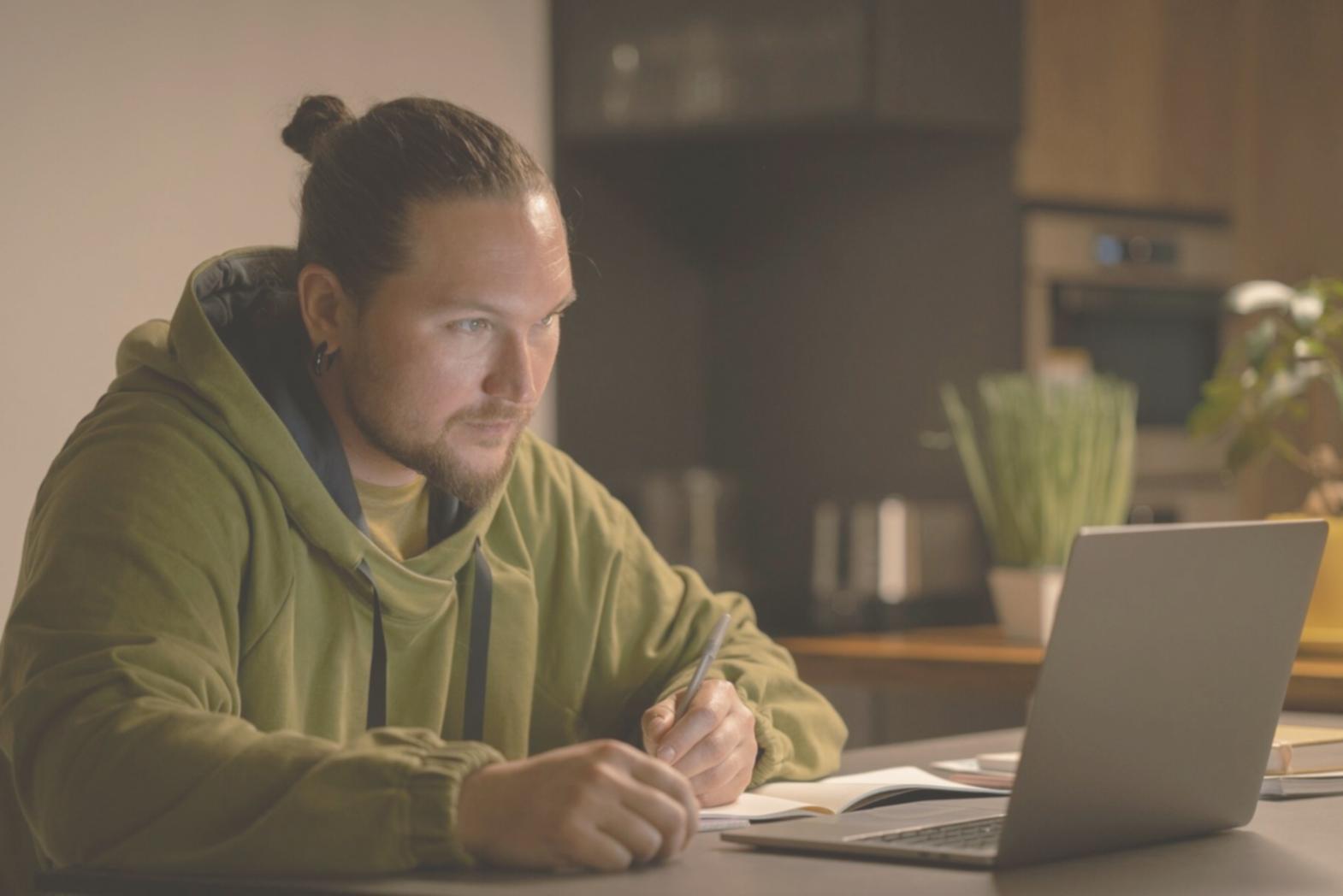 Gruppenarbeit im Seminarraum